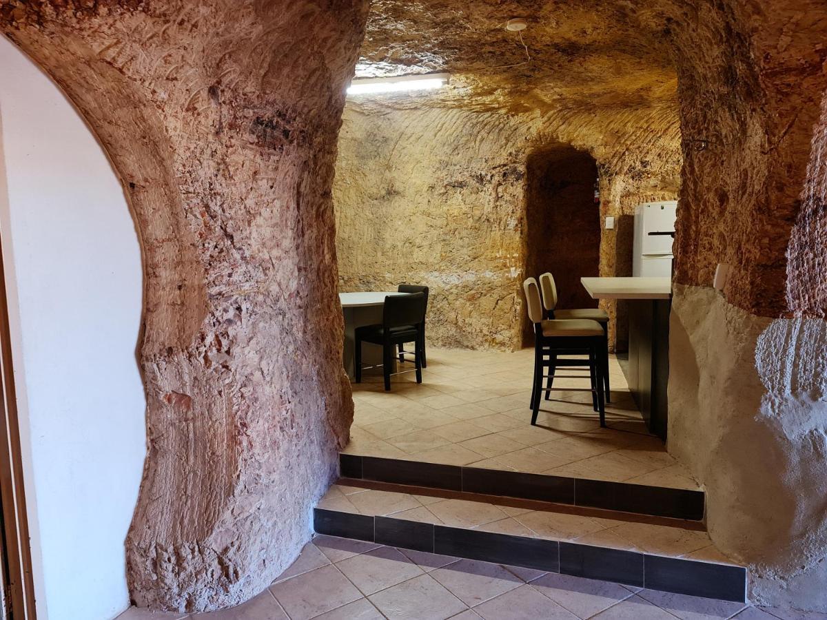 Underwood Court Fresh Dugout- Hosted By Coober Pedy Accommodations Exteriör bild