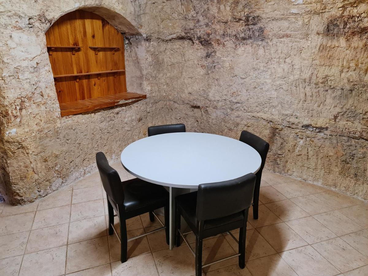 Underwood Court Fresh Dugout- Hosted By Coober Pedy Accommodations Exteriör bild